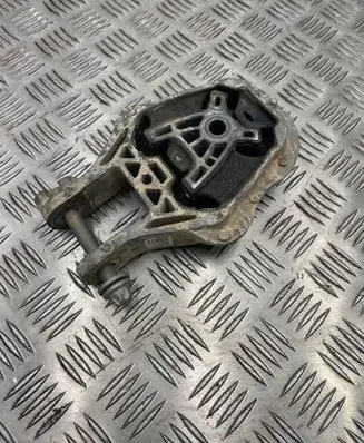 Engine mount bracket