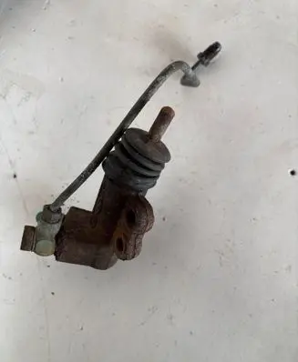 Clutch slave cylinder