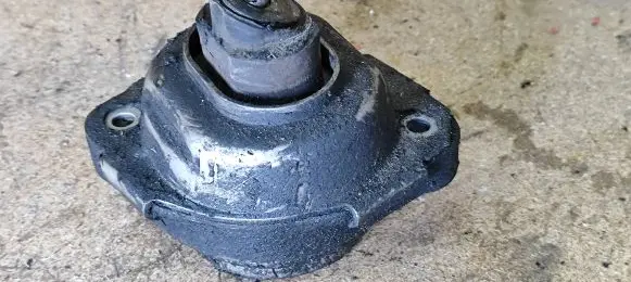 BMW X3 E83 Engine mount bracket 3400342