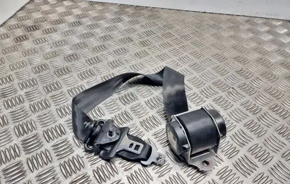 Ford C-MAX I Middle seatbelt (rear) 601597800E 0804032