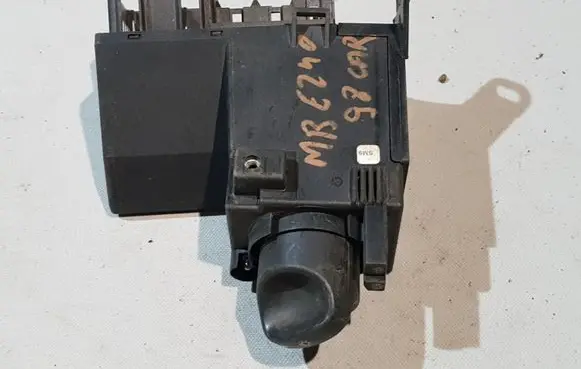 Mercedes-Benz E W210 Light switch 2105450104