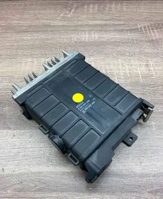 Audi 80 90 S2 B4 Engine control unit/module ECU 0261200220 893907404