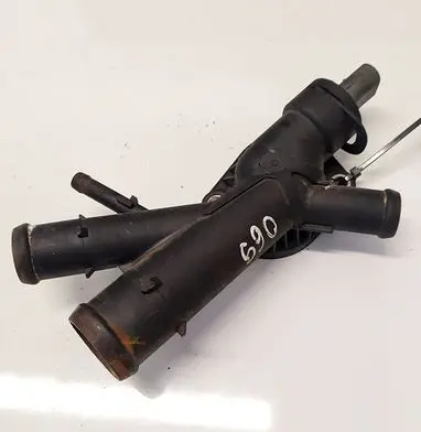 Audi Q3 8U Engine coolant pipe/hose 03L121131AA