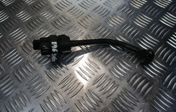 BMW 3 E46 Valve vacuum 1J0906627