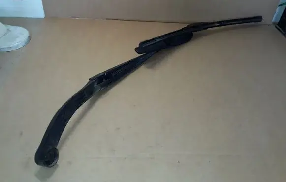 Subaru Forester SG Windshield/front glass wiper blade 35048LD