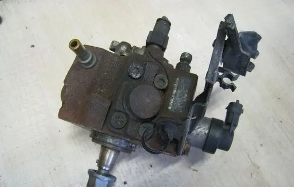 Ford Fiesta Fuel injection high pressure pump 0445010102