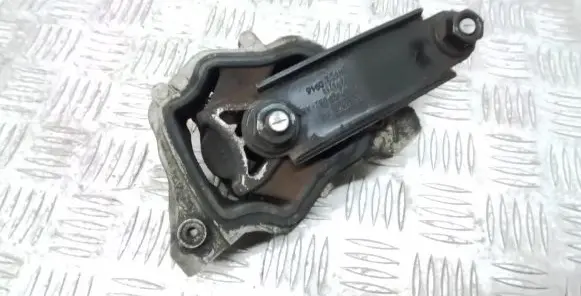 Volvo XC60 Engine mount bracket 30748173