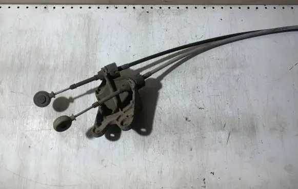 Gear shift cable linkage