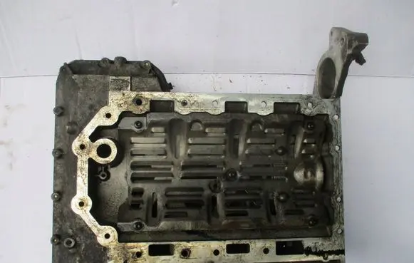 Jaguar XF Oil sump 4R8Q6U004EB
