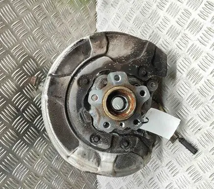 BMW 5 G30 G31 G38 Rear wheel hub 6861137 6861801