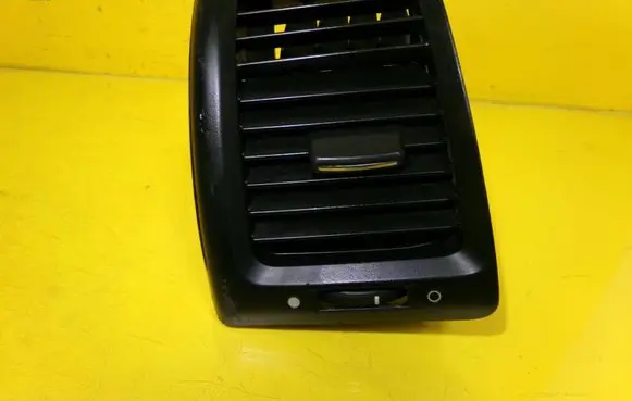 Honda Accord Dashboard side air vent grill/cover trim E8185131500
