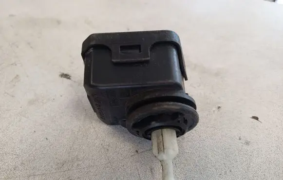 Volkswagen Golf IV Headlight level adjustment motor 1J0941295C