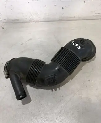 Seat Leon (1P) Turbo air intake inlet pipe/hose 3C0129654M