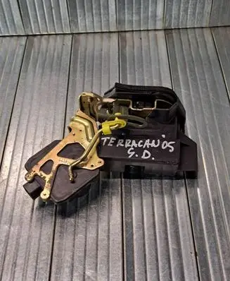 Hyundai Terracan Rear door lock