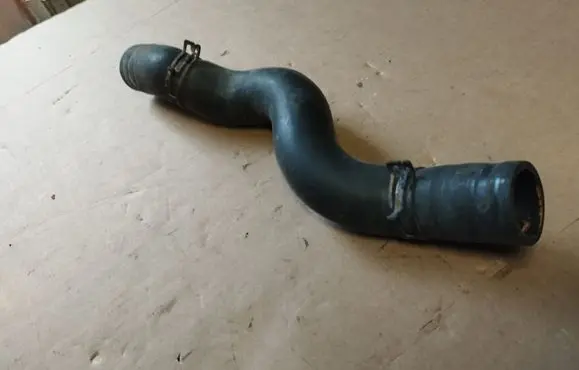 Infiniti G37 Engine coolant pipe/hose
