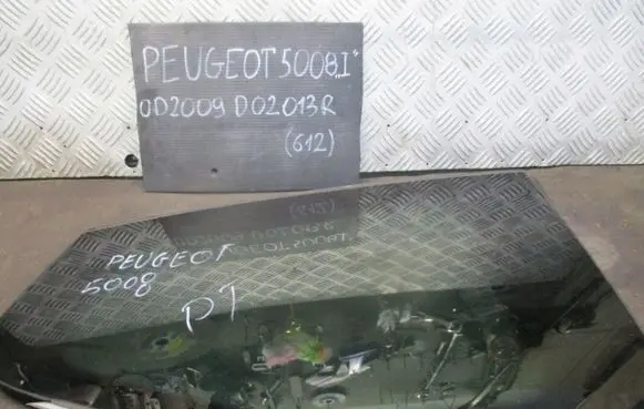 Peugeot 5008 Front triangle window/glass 
