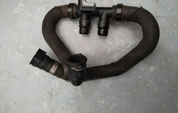 Peugeot 208 Engine coolant pipe/hose