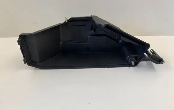 BMW X1 F48 F49 Other engine bay part 8581751