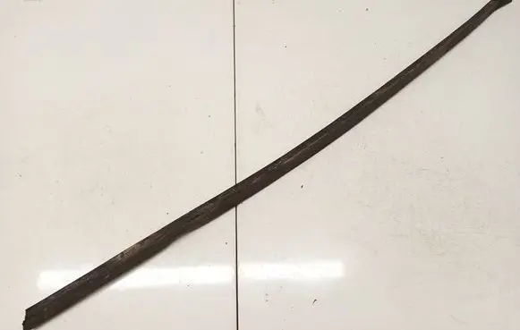 Ford Mondeo Mk III Front door glass trim molding 
