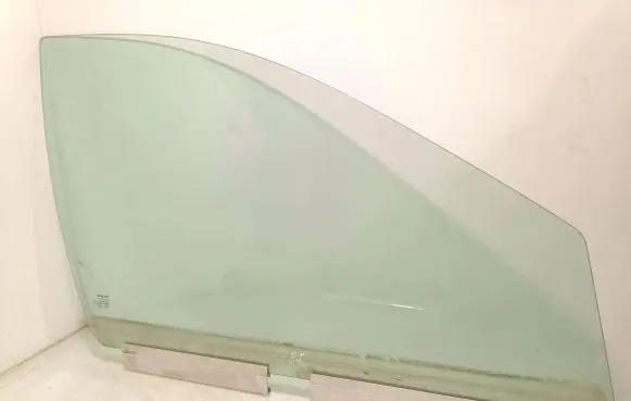Volvo XC90 Front door window glass four-door As2