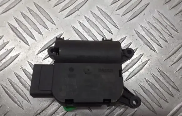 Skoda Octavia Mk1 (1U) A/C air flow flap actuator/motor 0132801324