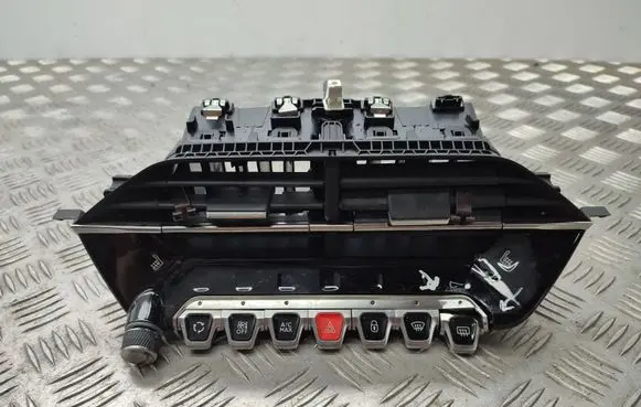 Peugeot 2008 II Climate control unit