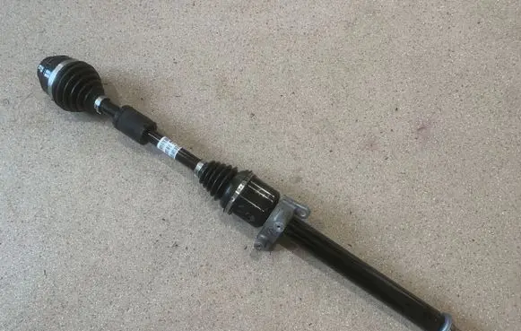 BMW 1 F40 Front driveshaft 5A2E044