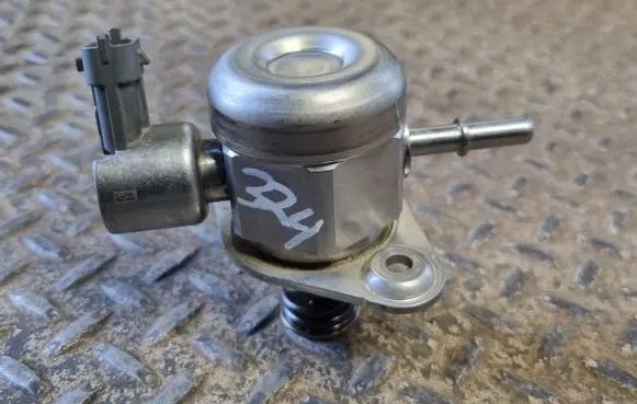 Ford Mustang VI Fuel injection high pressure pump EJ7E9D376CA 0261520247