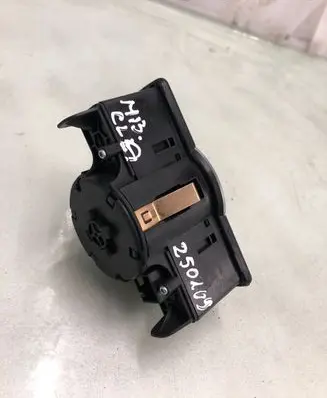 Mercedes-Benz CLA C117 X117 W117 Light switch