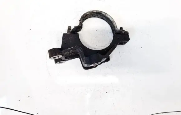 Ford Fiesta Engine mounting bracket 2S613K305AD