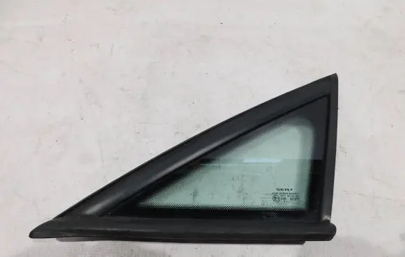 Seat Altea Front triangle window/glass 