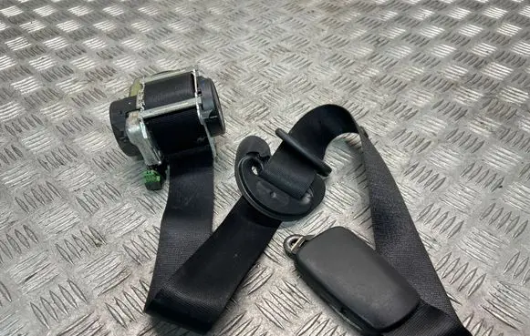BMW 2 F46 Front seatbelt 627941300