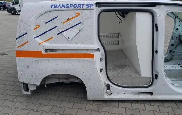 Opel Combo E Rear bodywork