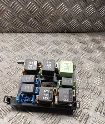 Volkswagen Caddy Relay mounting block 