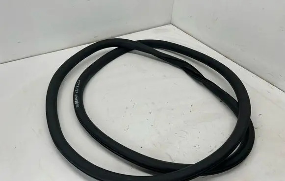 Ford Bronco Front door rubber seal M1PZ7820709B M1PZ7820709A