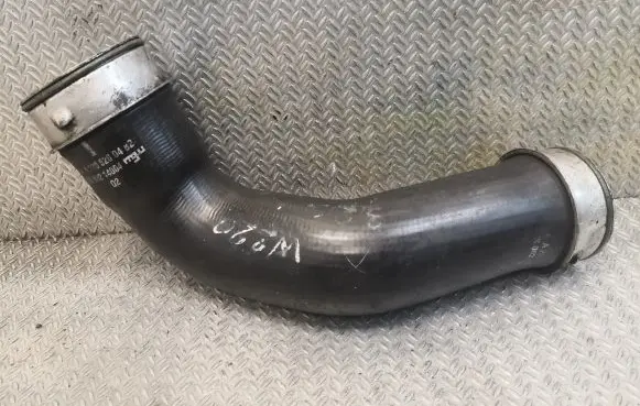 Mercedes-Benz S W220 Intercooler hose/pipe 2205280482