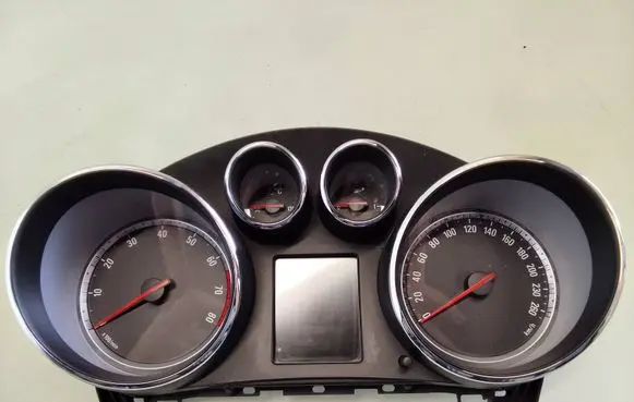 Opel Insignia A Speedometer (instrument cluster) 12844139