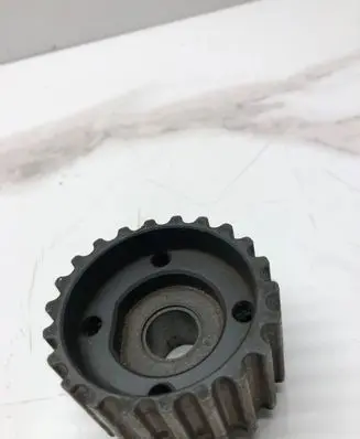 Volkswagen PASSAT B6 Crankshaft pulley 038105263H
