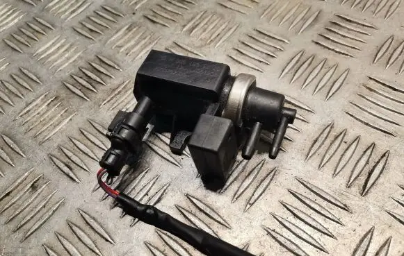 Mercedes-Benz A W169 Turbo solenoid valve 0051535528