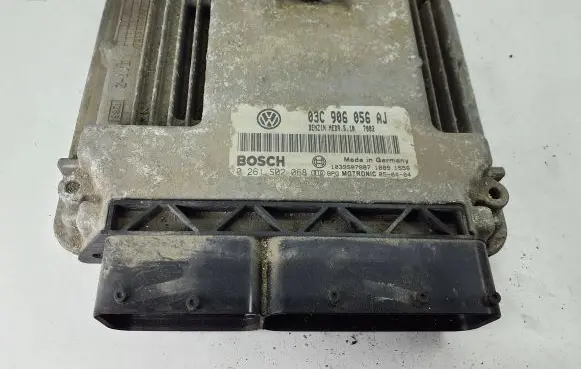 Volkswagen Golf V Engine control unit/module 03C906056AJ 0261S02068 1039S07887