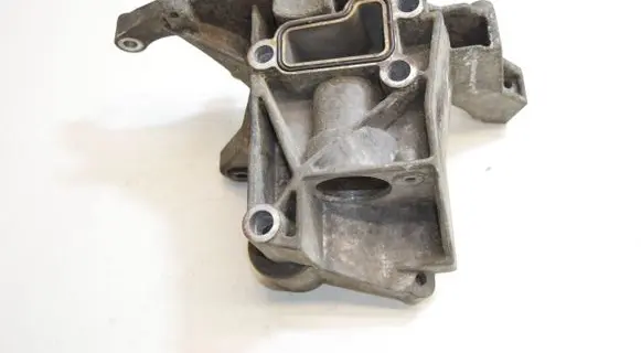 Audi Q7 4L Power steering pump mounting bracket 059145169AA