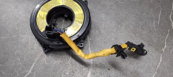 Hyundai Lantra II Airbag slip ring squib (SRS ring) tasma