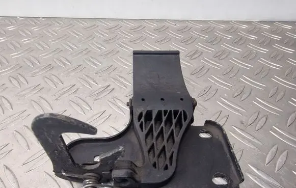 Audi A8 S8 D3 4E Engine bonnet/hood lock/latch loop/hook 4E0823485B
