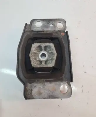 Engine mount bracket
