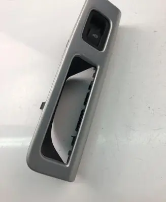 Volvo V50 Electric window control switch 8663813