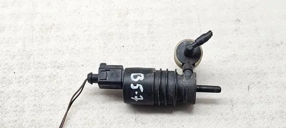 Volkswagen PASSAT B5 Windscreen/windshield washer pump 1J0973722 332799