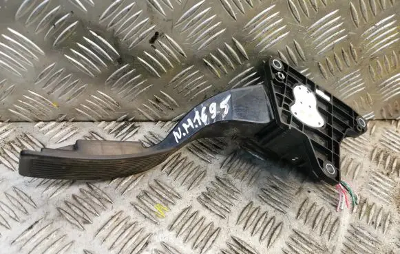 Nissan Murano Z50 Accelerator throttle pedal 18002CB000
