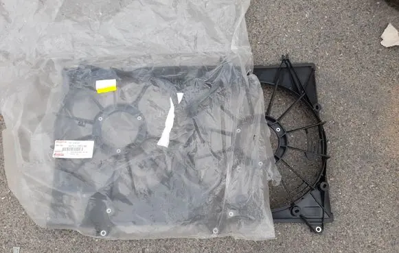 Toyota Highlander XU40 Radiator cooling fan shroud 167110P190