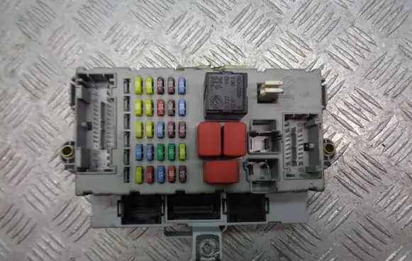 Fiat Croma Fuse box cover 46846746