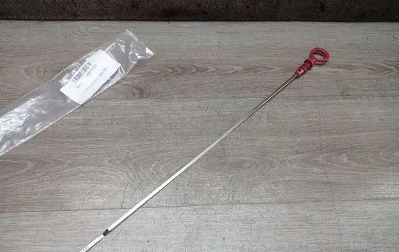 Volvo V70 Oil level dip stick 